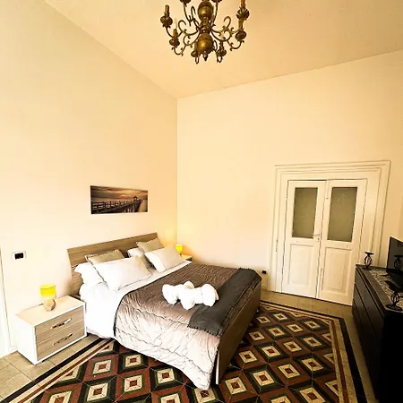 Casa In Centro דירה קאסרטה